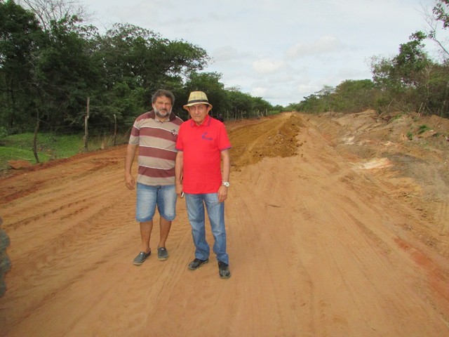 Começou a Recuperação da Estrada do Jardim - Imagem 3