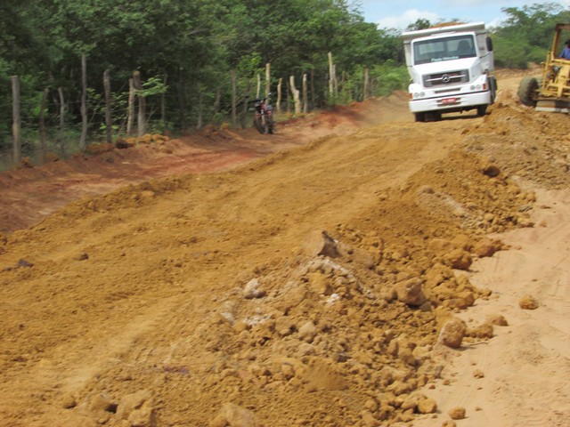 Começou a Recuperação da Estrada do Jardim - Imagem 8