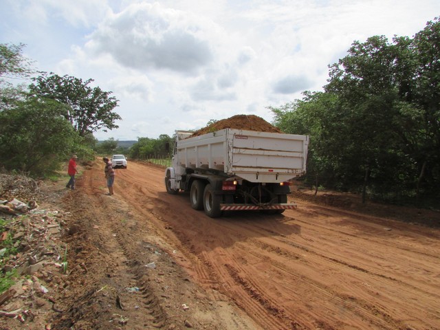 Começou a Recuperação da Estrada do Jardim - Imagem 13