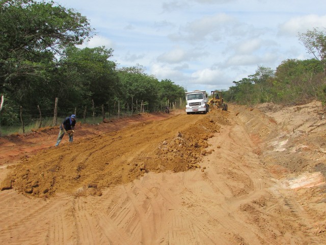 Começou a Recuperação da Estrada do Jardim - Imagem 9