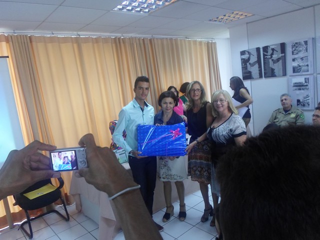 Escola Municipal Treze de Maio Recebe Premiação - Imagem 4