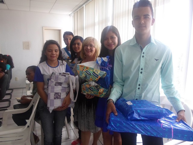 Escola Municipal Treze de Maio Recebe Premiação - Imagem 7