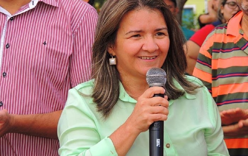 Município entrega maquinários para pequenos agricultores