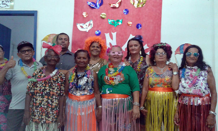 Clube da Melhor Idade de Oeiras realiza Baile do Havaí - Imagem 25