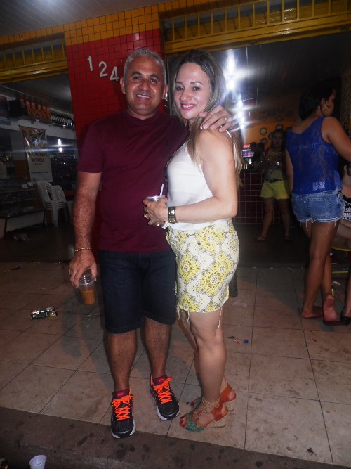 Avenida fica lotada de foliões no primeiro dia de carnaval em União - Imagem 3