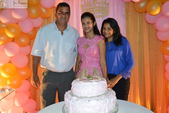 Família e amigos comemoraram os 15 anosda Jovem Elaine - Imagem 6