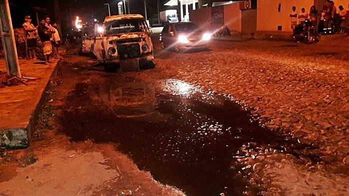 Após sair de posto de combustíveis, Kombi pega fogo em Parnaíba - Imagem 3