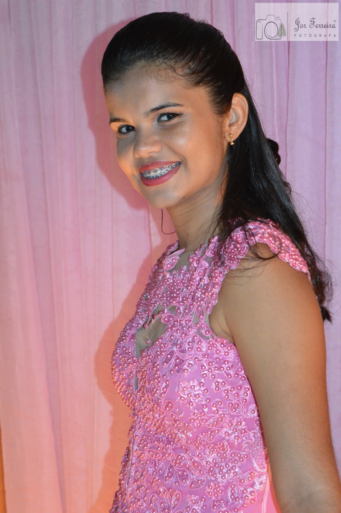 Família e amigos comemoraram os 15 anosda Jovem Elaine - Imagem 8