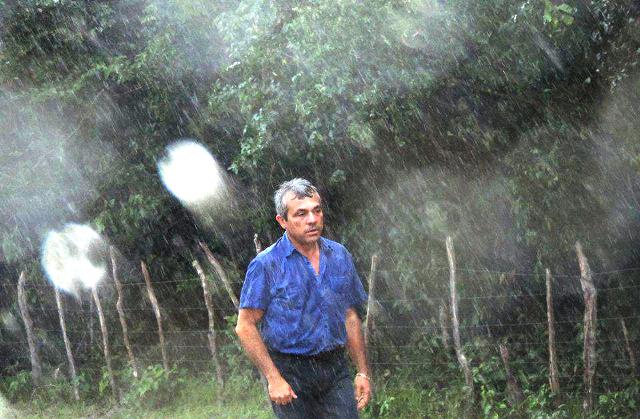 Atendendo reivindicação, prefeitura recupera estradas e calçamento - Imagem 3