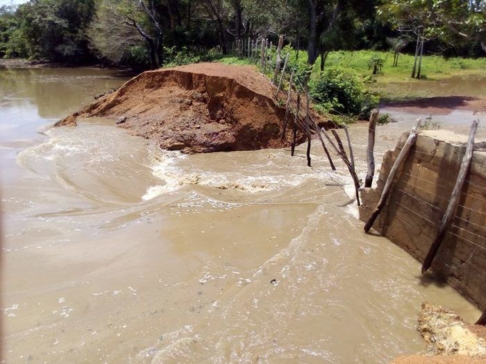 Açude de Campo Largo-Pi rompe e PI 112 fica intrafegável - Imagem 2