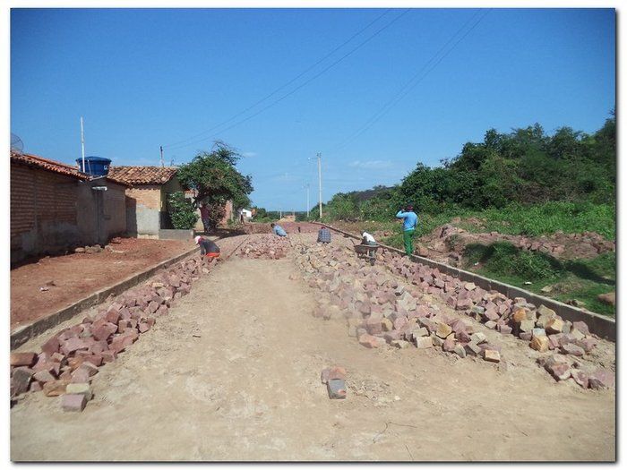Prefeitura Municipal de Inhuma pavimenta a Rua Antonio Marques  - Imagem 2