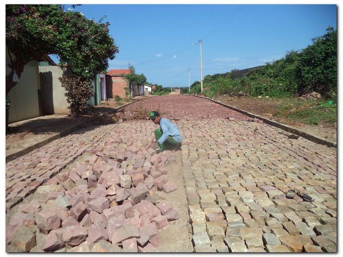 Prefeitura Municipal de Inhuma pavimenta a Rua Antonio Marques  - Imagem 7