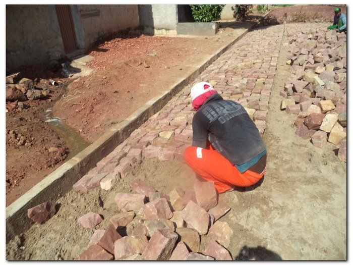 Prefeitura Municipal de Inhuma pavimenta a Rua Antonio Marques  - Imagem 4