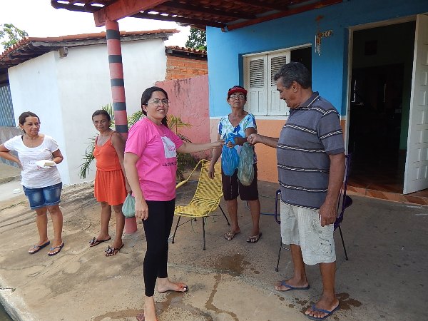 Prefeito distribuiu mais de 2.500 quilos de peixe para a População - Imagem 4