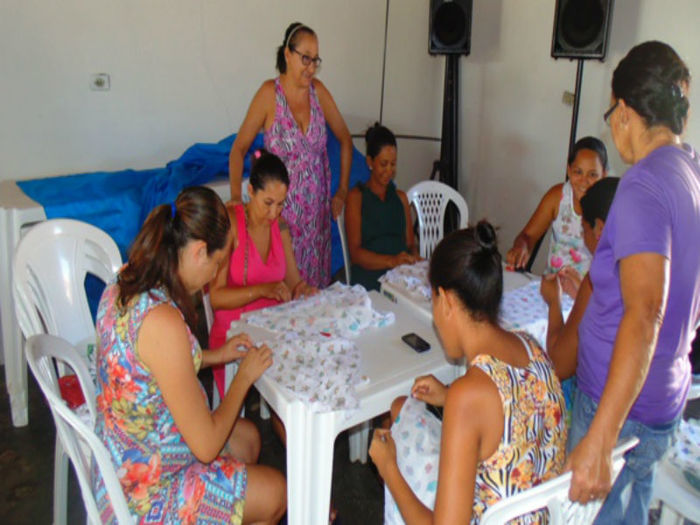 Gestantes participam de curso de confecção de enxoval    - Imagem 1