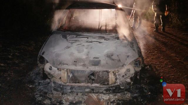 Banco do Brasil da Inhuma é dinamitado por assaltantes. Fotos - Imagem 5