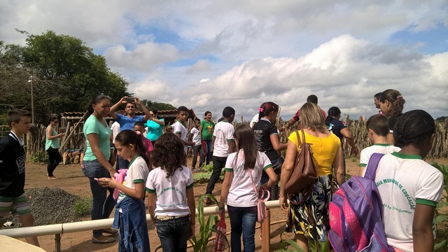 Escola Municipal Liberato Vieira Realiza Aula de Campo - Imagem 13