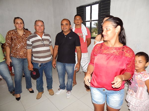 Prefeito Entrega Casa para família em Lagoinha  - Imagem 14