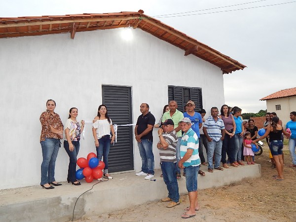 Prefeito Entrega Casa para família em Lagoinha  - Imagem 4