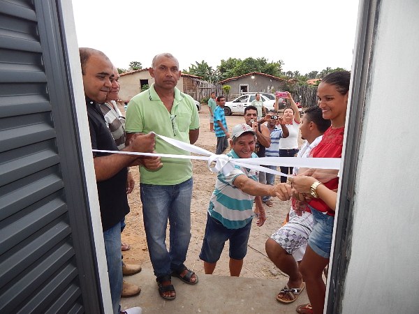 Prefeito Entrega Casa para família em Lagoinha  - Imagem 12