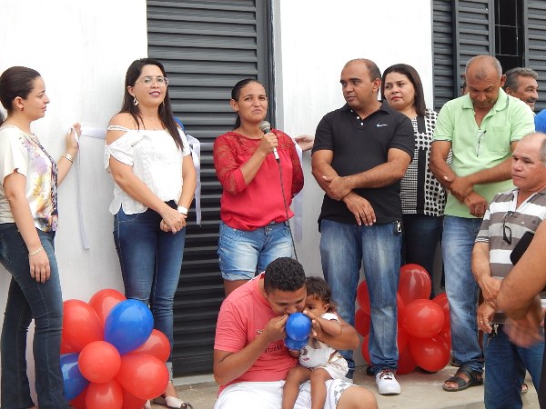 Prefeito Entrega Casa para família em Lagoinha  - Imagem 8