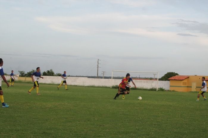 Demerval Lobão vence Barro Duro na abertura da copa dos quarentões  - Imagem 23
