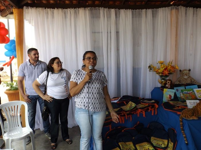 Alunos de Oeiras recebem livros didáticos e paradidáticos - Imagem 7