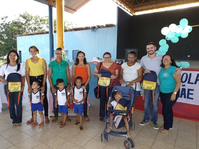 Alunos de Oeiras recebem livros didáticos e paradidáticos - Imagem 21