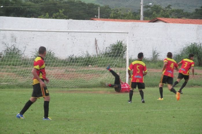 Demerval Lobão vence Barro Duro na abertura da copa dos quarentões  - Imagem 30