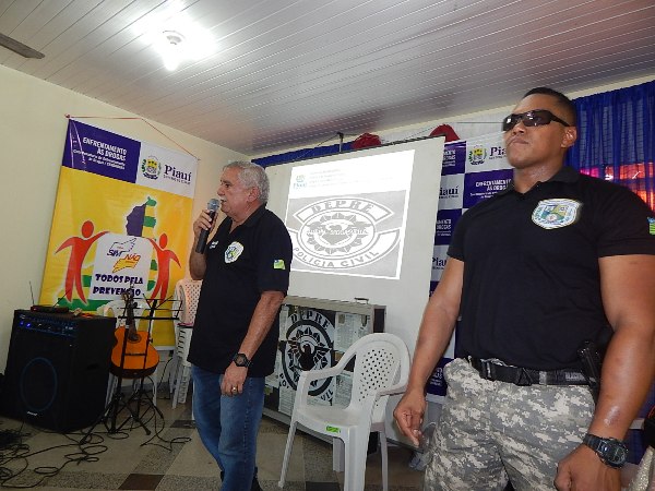 Delegado da DEPRE Menando Pedro realizou Palestra sobre as Drogas  - Imagem 4