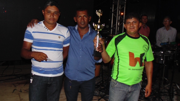 Prêmios são entregues aos vencedores de competições   - Imagem 13