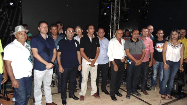 Prêmios são entregues aos vencedores de competições   - Imagem 38