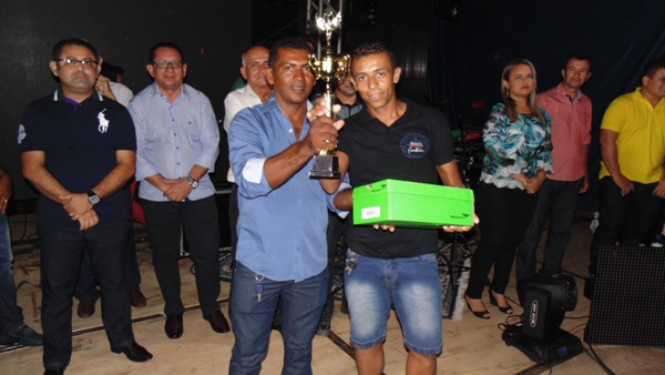 Prêmios são entregues aos vencedores de competições   - Imagem 26