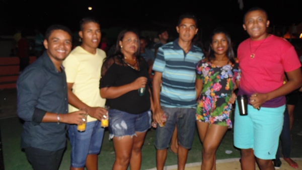 Público prestigia aniversario de 52 anos de Santo Inácio  - Imagem 11