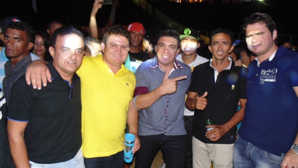 Público prestigia aniversario de 52 anos de Santo Inácio  - Imagem 55