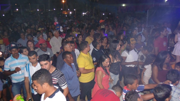 Público prestigia aniversario de 52 anos de Santo Inácio  - Imagem 38