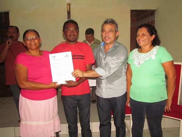 Prefeito Capote regulariza situação dos moradores do bairro Corujal - Imagem 3