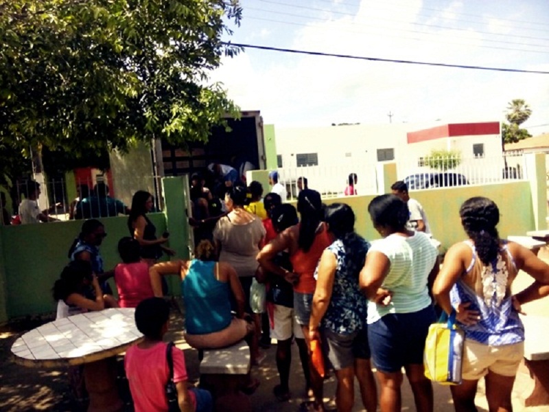 200 famílias de Monsenhor Gil são beneficiadas com doação de milho