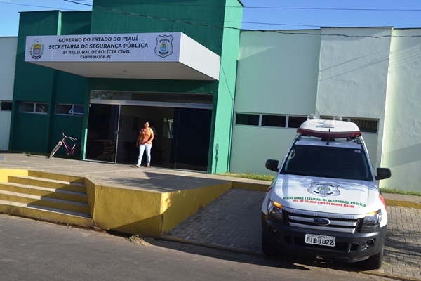 Presos arrobam cadeados e fogem da delegacia em Campo Maior - Imagem 1