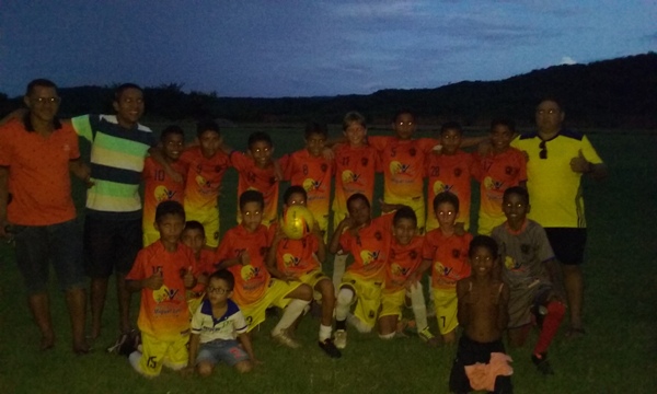 Escolinha de Futebol Semeando o Futuro fez primeiro Jogo Teste fora - Imagem 14