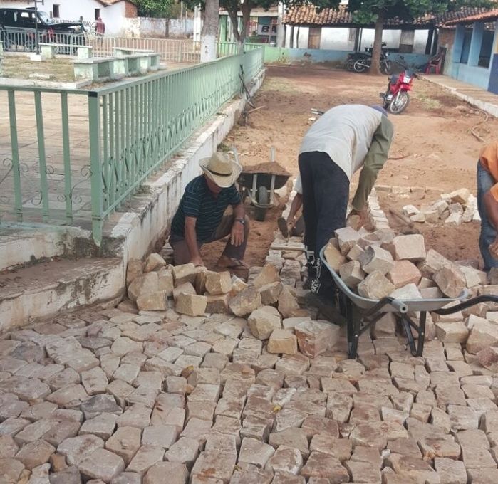 Prefeitura urbaniza trecho no centro da Palmeira dos Soares - Imagem 1