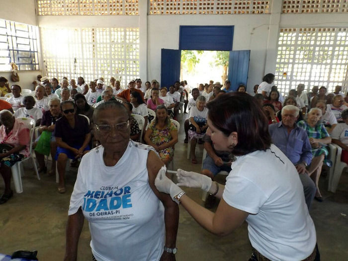 Prefeitura de Oeiras promove vacinação contra H1N1 - Imagem 19