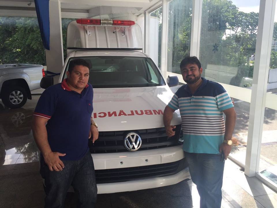 Prefeito Márcio Alencar recebe mais uma ambulância para Alegrete