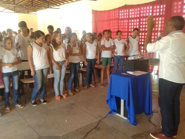 Alunos participam de palestra em Santo Inácio - Imagem 6