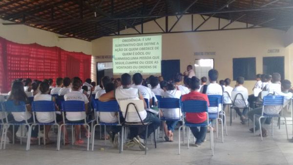 Alunos participam de palestra em Santo Inácio - Imagem 10