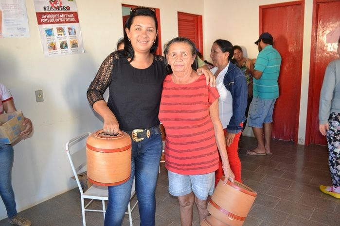 Alegretenses recebem presentes no 24º Aniversário da Cidade - Imagem 30