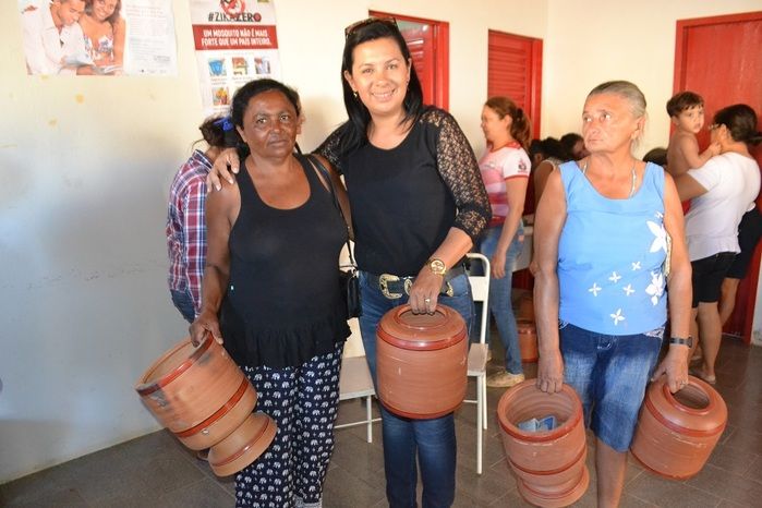 Alegretenses recebem presentes no 24º Aniversário da Cidade - Imagem 27