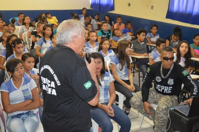 Equipe DEPRE realiza palestra preventiva contra drogas  - Imagem 38