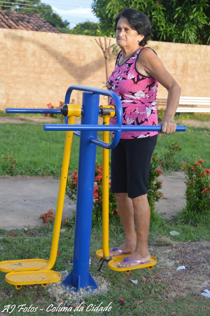 Academia Popular é sucesso na Praça do Conjunto São João  - Imagem 6