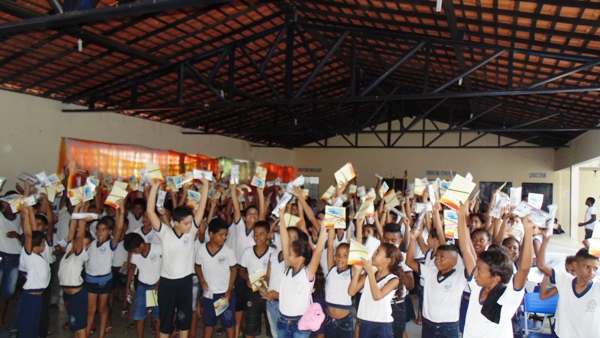 Alunos recebem orientações sobre saúde bucal em Santo Inácio  - Imagem 40